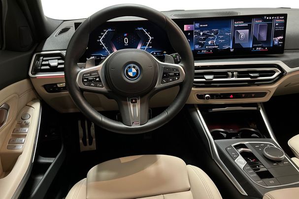 BMW 330e Touring xDrive 216 kW image number 7