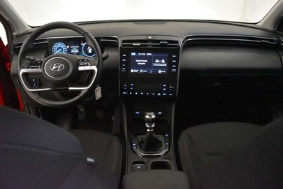 Car image 9