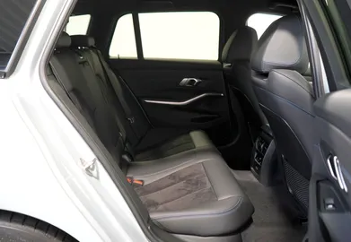 Car image 36