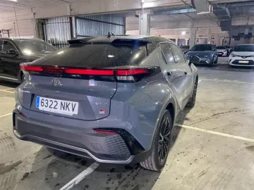 Car image 5