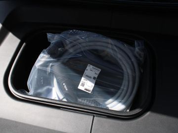 Car image 32
