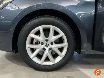 Car image 27