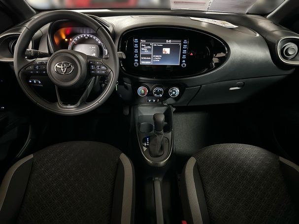 Toyota Aygo X 53 kW image number 13