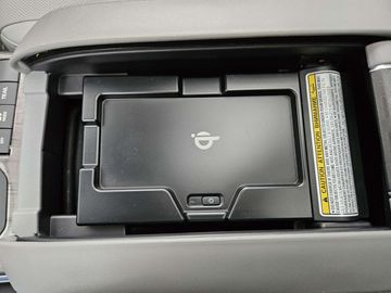 Car image 37