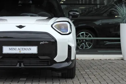 Car image 47