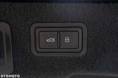 Car image 40