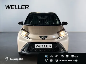 Car image 3