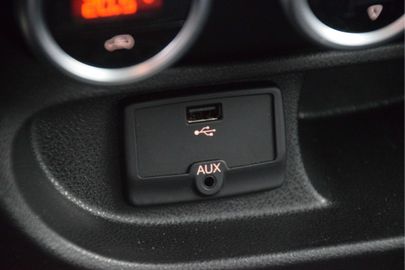 Car image 33