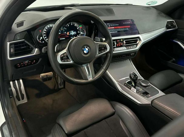 BMW 320i 135 kW image number 13