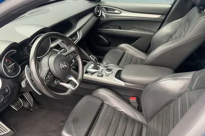 Car image 34
