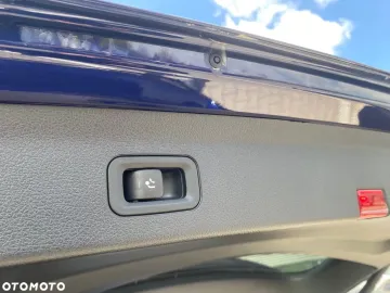 Car image 38