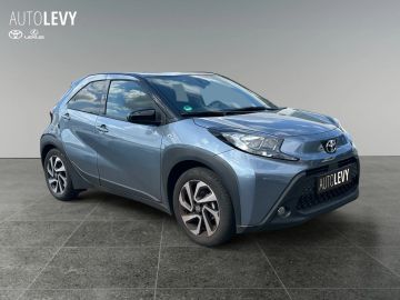 Car image 3