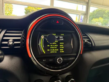 Car image 27