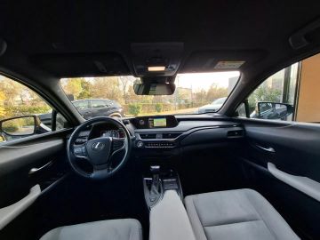 Car image 28