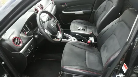 Car image 5
