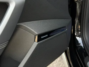 Car image 29