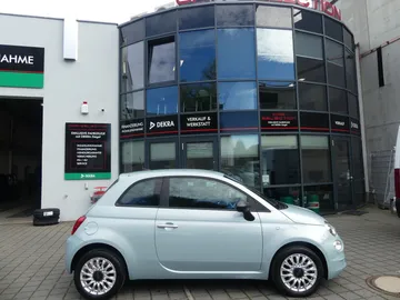 Car image 3