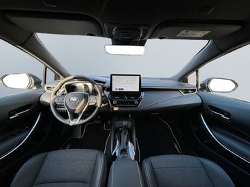 Car image 9