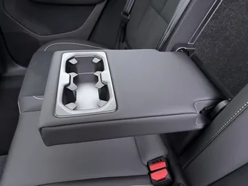 Car image 39