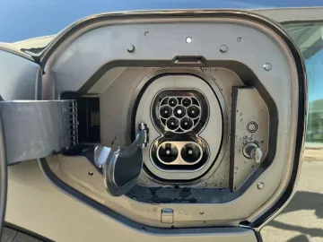 Car image 33