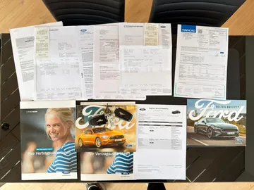 Car image 32