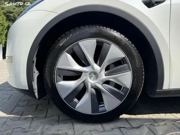 Car image 36