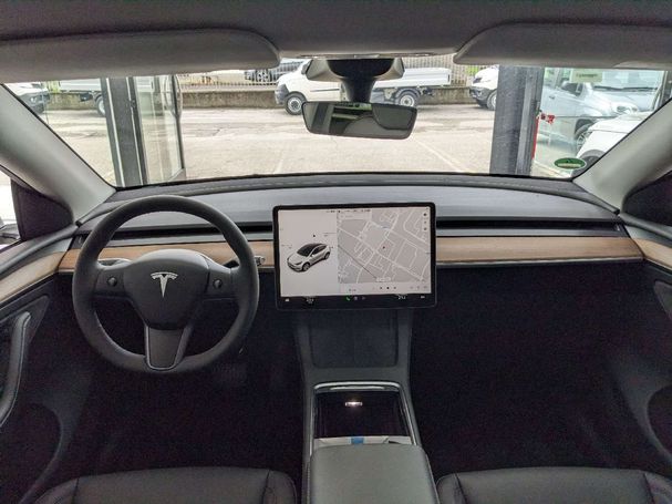 Tesla Model Y 60 Long Range AWD Dual Motor 324 kW image number 10