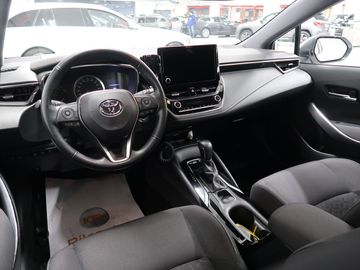 Car image 15