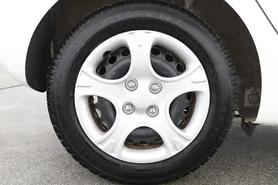 Car image 39