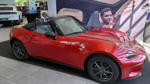 Car image 3