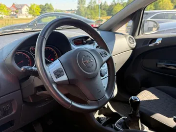 Car image 27
