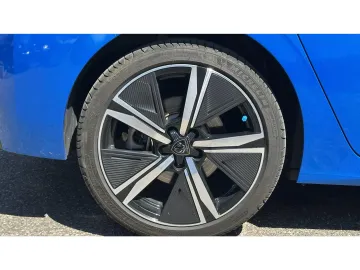 Car image 35