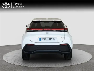 Car image 3