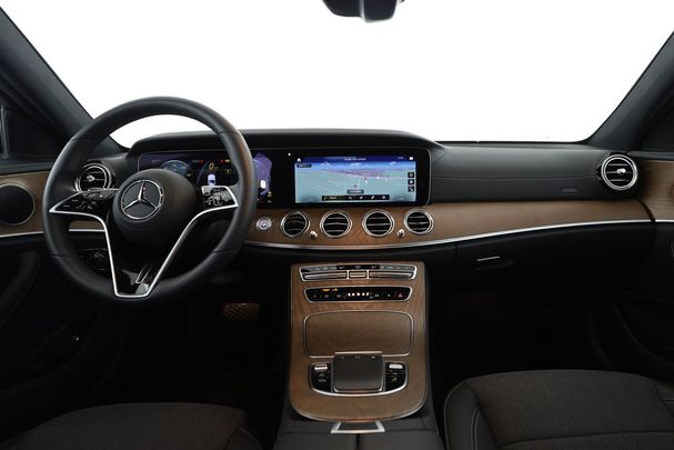 Mercedes-Benz E 300 de T 225 kW image number 10