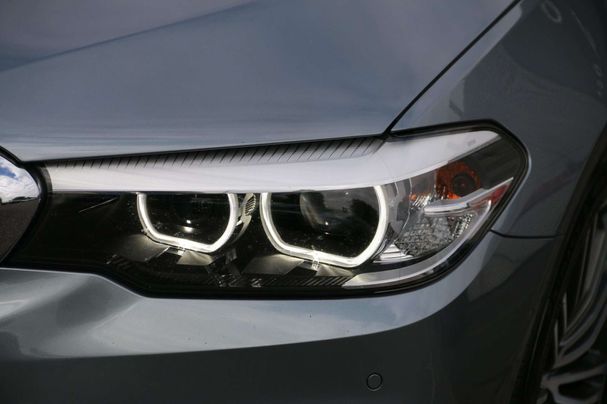 BMW 520i Touring 135 kW image number 4