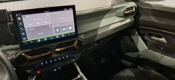 Car image 24