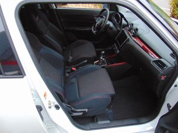 Car image 11