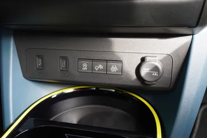 Car image 27