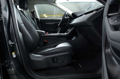 Car image 37