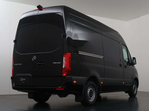 Mercedes-Benz Sprinter 319 RWD 140 kW image number 4