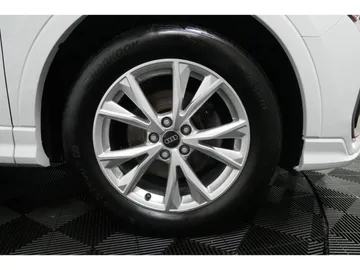 Car image 36