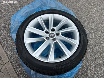 Car image 26