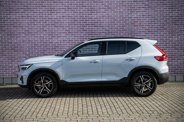 Volvo XC40 B4 Plus Dark 145 kW image number 3