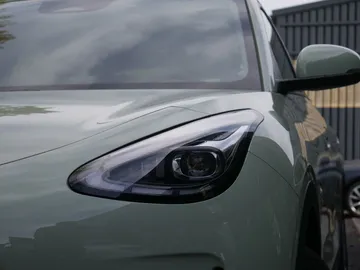 Car image 22