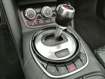 Car image 29