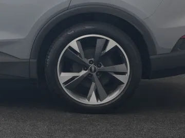 Car image 47