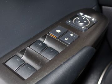 Car image 35