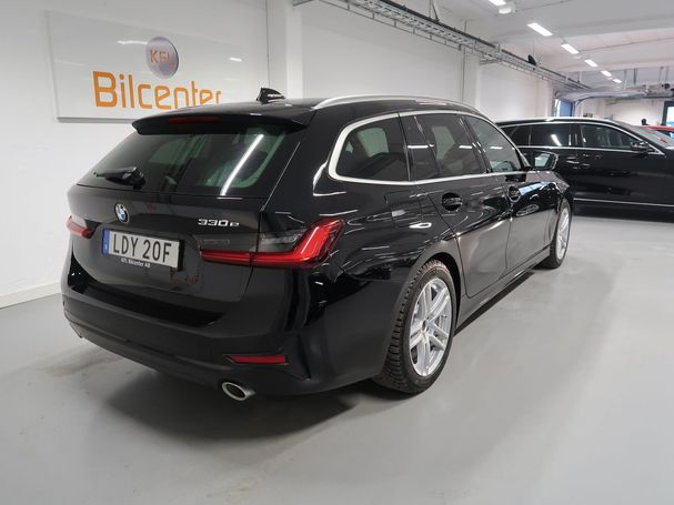 BMW 330 e Touring M Sport 216 kW image number 6