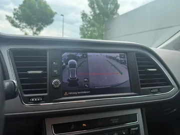 Car image 32