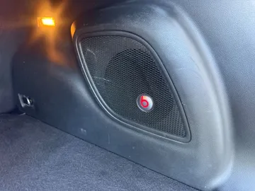 Car image 25